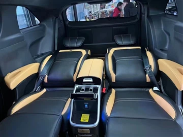 Toyota Sienna módosított belső kiegészítők